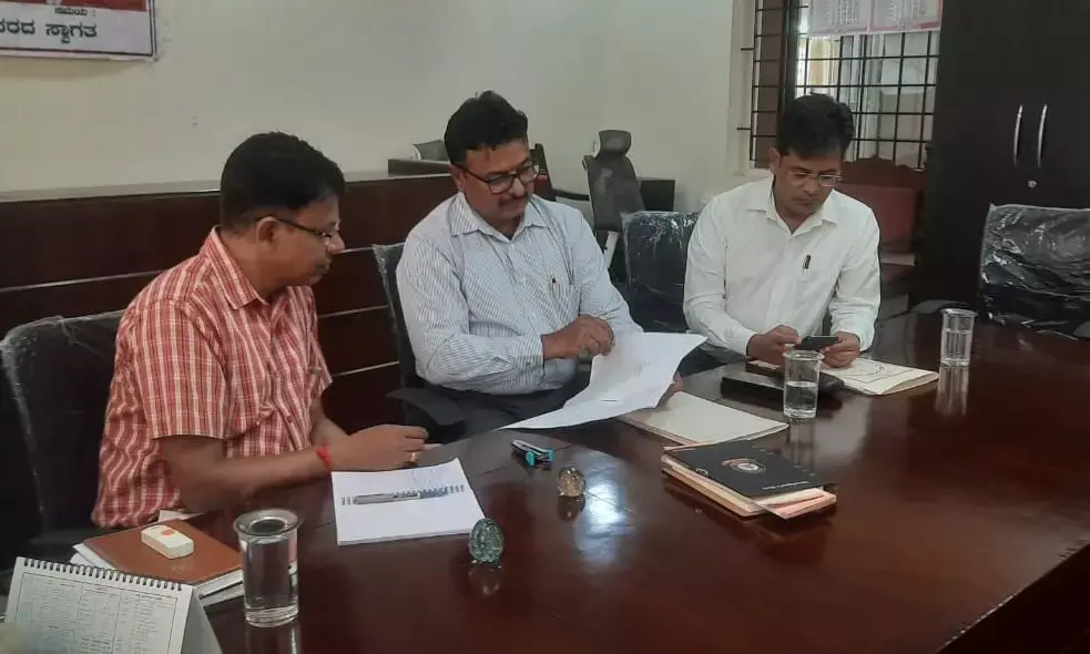 ಸತಾಯಿಸದೆ ಜನರ ಸೇವೆ ಮಾಡಿ: ಲೋಕಾಯುಕ್ತ ಡಿವೈಎಸ್ಪಿ ಮಂಜುನಾಥ್