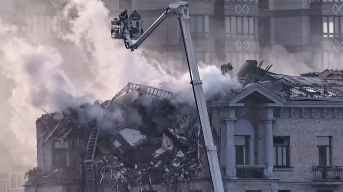 ಉಕ್ರೇನ್ ವಿರುದ್ಧದ ಯುದ್ಧದಲ್ಲಿ ರಷ್ಯಾ ಪರ ಹೋರಾಡುತ್ತಿದ್ದ 12 ಮಂದಿ ಭಾರತೀಯರು ಮೃತ್ಯು : ವಿದೇಶಾಂಗ ಸಚಿವಾಲಯ ಮಾಹಿತಿ ಉಕ್ರೇನ್ ವಿರುದ್ಧದ ಯುದ್ಧದಲ್ಲಿ ರಷ್ಯಾ ಪರ ಹೋರಾಡುತ್ತಿದ್ದ 12 ಮಂದಿ ಭಾರತೀಯರು ಮೃತ್ಯು : ವಿದೇಶಾಂಗ ಸಚಿವಾಲಯ ಮಾಹಿತಿ