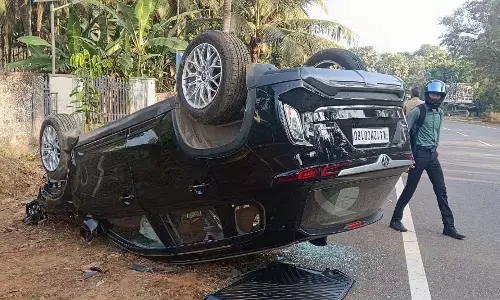 ಕಾರ್ಕಳ | ಕಾರು ಪಲ್ಟಿ: ಮೂವರಿಗೆ ಗಾಯ, ಓರ್ವನ ಸ್ಥಿತಿ ಗಂಭೀರ