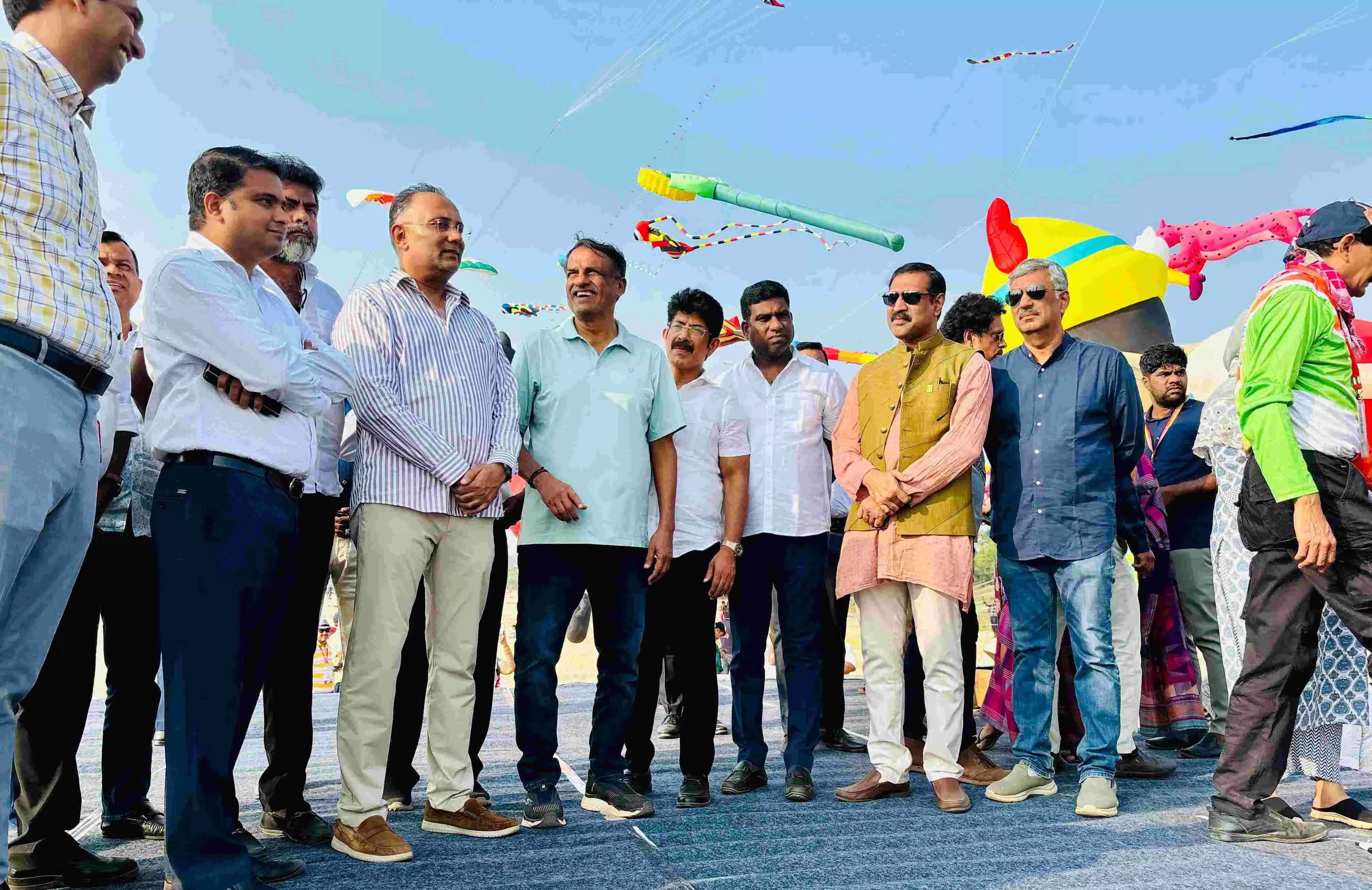 ಗಾಳಿಪಟ ಉತ್ಸವ ಮುಂದೆ ಸ್ಪರ್ಧೆಯಾಗಿ ಆಯೋಜಿಸಲು ಚಿಂತನೆ: ಸಚಿವ ದಿನೇಶ್ ಗುಂಡೂರಾವ್ ಗಾಳಿಪಟ ಉತ್ಸವ ಮುಂದೆ ಸ್ಪರ್ಧೆಯಾಗಿ ಆಯೋಜಿಸಲು ಚಿಂತನೆ: ಸಚಿವ ದಿನೇಶ್ ಗುಂಡೂರಾವ್