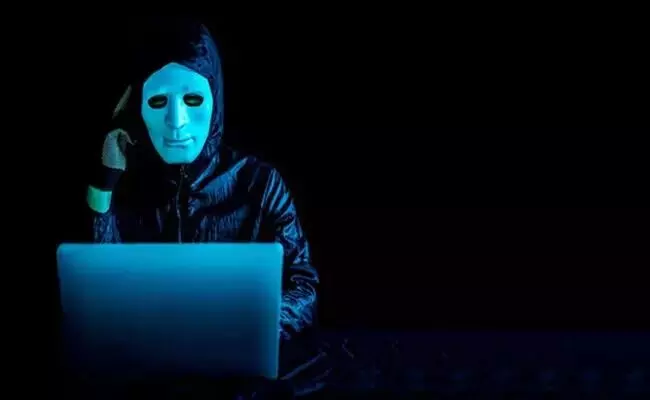 ಬೆಂಗಳೂರು | ಮೊಬೈಲ್ ಗಿಫ್ಟ್ ಕೊಟ್ಟು 2.8 ಕೋಟಿ ದೋಚಿದ ಸೈಬರ್ ವಂಚಕರು..! ಬೆಂಗಳೂರು | ಮೊಬೈಲ್ ಗಿಫ್ಟ್ ಕೊಟ್ಟು 2.8 ಕೋಟಿ ದೋಚಿದ ಸೈಬರ್ ವಂಚಕರು..!