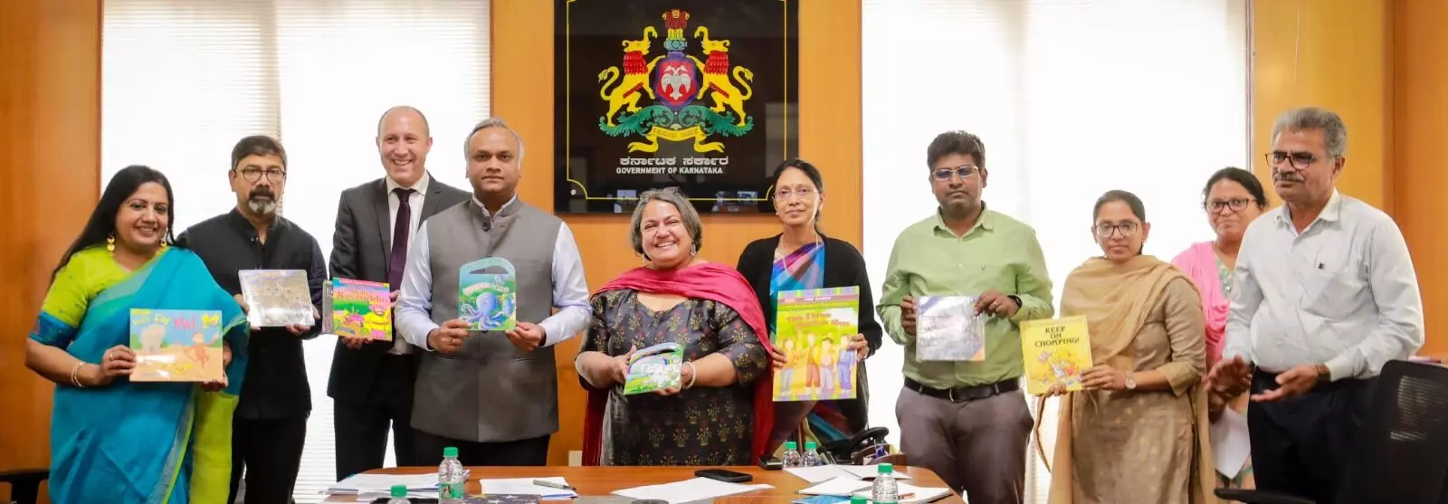 ಭೌತಿಕ ಮತ್ತು ಡಿಜಿಟಲ್ ಕಲಿಕಾ ಸಾಧನಗಳೊಂದಿಗೆ ಅರಿವು ಕೇಂದ್ರಗಳ ಸಬಲೀಕರಣ: ಪ್ರಿಯಾಂಕ್ ಖರ್ಗೆ ಭೌತಿಕ ಮತ್ತು ಡಿಜಿಟಲ್ ಕಲಿಕಾ ಸಾಧನಗಳೊಂದಿಗೆ ಅರಿವು ಕೇಂದ್ರಗಳ ಸಬಲೀಕರಣ: ಪ್ರಿಯಾಂಕ್ ಖರ್ಗೆ