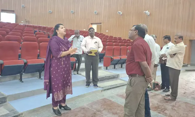 ಕಲಬುರಗಿ | ಜಿಲ್ಲಾಧಿಕಾರಿಗಳಿಂದ ಸ್ವಾತಂತ್ರ್ಯ ಹೋರಾಟಗಾರರ ಭವನ ವೀಕ್ಷಣೆ