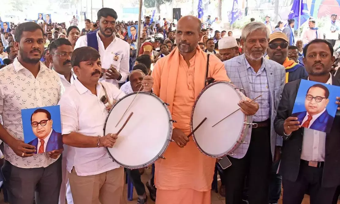 ಅಮಿತ್ ಶಾ ಕ್ಷಮೆ ಕೇಳದಿದ್ದರೆ ಬಿಜೆಪಿ ಕಚೇರಿ ಬಂದ್ ಮಾಡಿಸಬೇಕು : ಜ್ಞಾನಪ್ರಕಾಶ್ ಸ್ವಾಮೀಜಿ