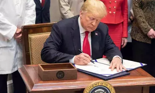 ಮೊದಲ ದಿನವೇ 200ಕ್ಕೂ ಹೆಚ್ಚು ಕಾರ್ಯಾದೇಶಗಳಿಗೆ ಟ್ರಂಪ್ ಸಹಿ