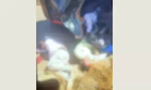 ಕಲಬುರಗಿ | ಲಾರಿ-ಕಾರು ಮಧ್ಯೆ ಭೀಕರ ಅಪಘಾತ; ಮೂವರು ಮೃತ್ಯು