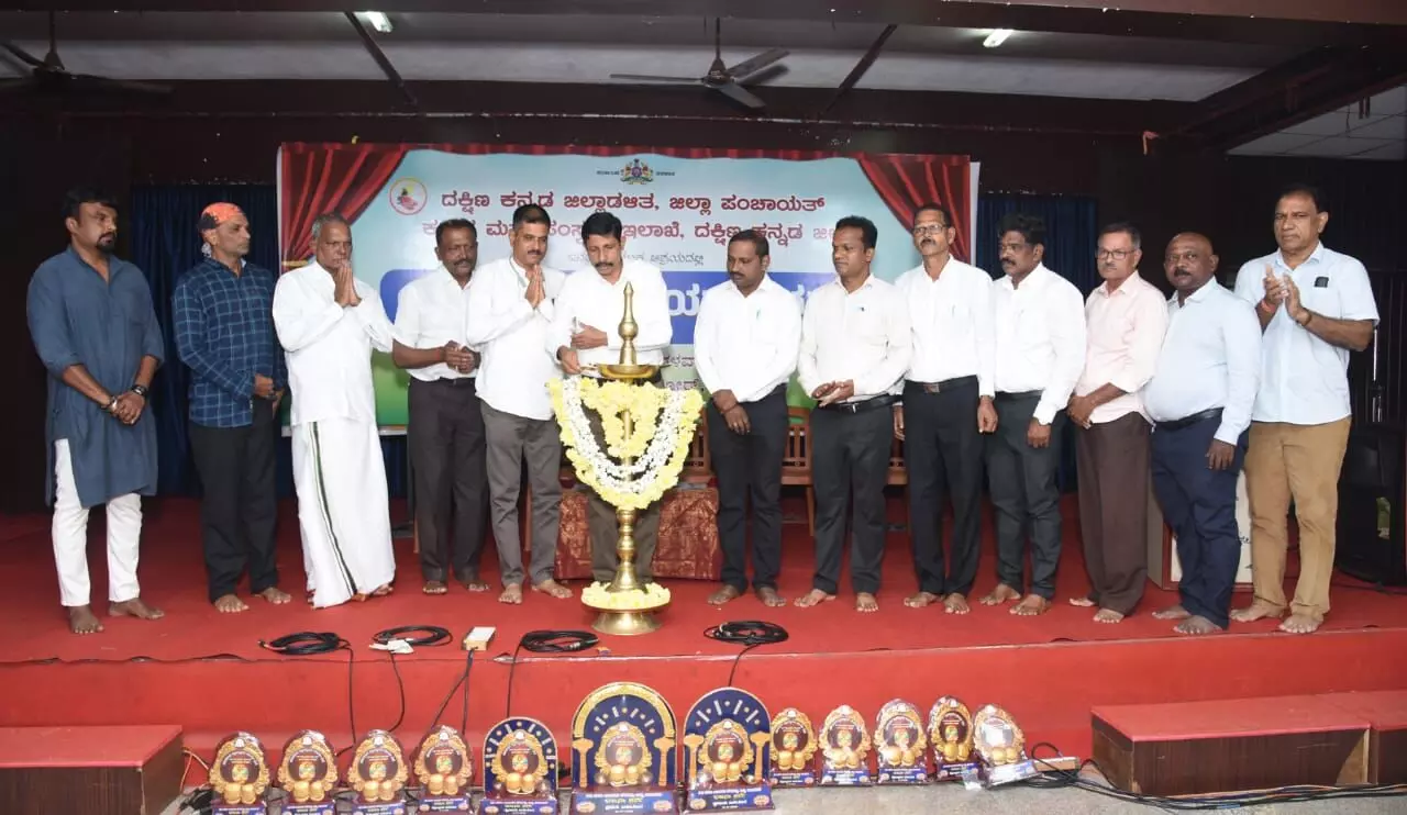 ಮಂಗಳೂರು: ಅಂಬಿಗರ ಚೌಡಯ್ಯ ಜಯಂತಿ ಆಚರಣೆ ಮಂಗಳೂರು: ಅಂಬಿಗರ ಚೌಡಯ್ಯ ಜಯಂತಿ ಆಚರಣೆ