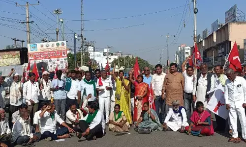 ತೊಗರಿಗೆ ವಿಶೇಷ ಪ್ಯಾಕೇಜ್ ಘೋಷಿಸುವಂತೆ ಆಗ್ರಹಿಸಿ ಕಲಬುರಗಿ ಬಂದ್; ಮಿಶ್ರ ಪ್ರತಿಕ್ರಿಯೆ