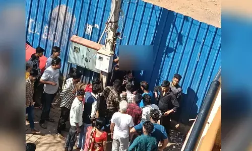 ಹುಬ್ಬ‍ಳ್ಳಿ | ಮಹಿಳೆಯ ಜತೆ ಮಾತನಾಡಿದ್ದಕ್ಕೆ ಯುವಕನನ್ನು ಬೆತ್ತಲೆಗೊಳಿಸಿ ಹಲ್ಲೆ‌; ಆರೋಪ