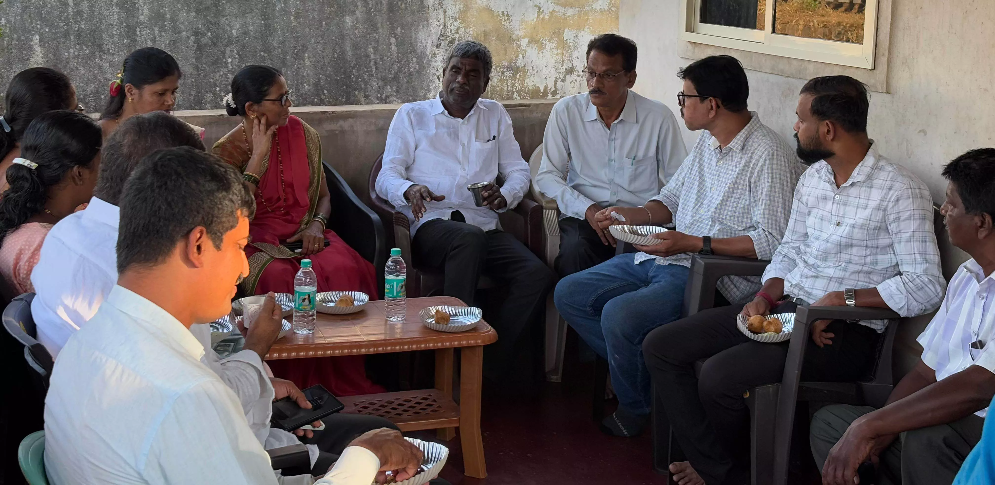 ಕೋಟೇಶ್ವರ ಮೇಪು ಕೊರಗರ ಕಾಲೋನಿಗೆ ಸಂಸದ ಕೋಟ ಭೇಟಿ ಕೋಟೇಶ್ವರ ಮೇಪು ಕೊರಗರ ಕಾಲೋನಿಗೆ ಸಂಸದ ಕೋಟ ಭೇಟಿ