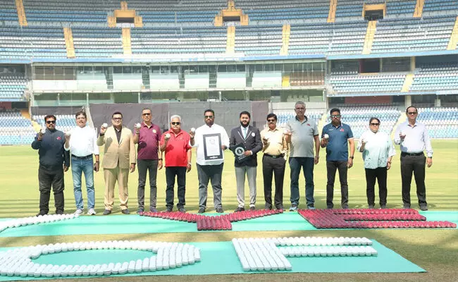 ವಾಂಖೇಡೆ ಸ್ಟೇಡಿಯಮ್ ನಲ್ಲಿ 14,505 ಚೆಂಡುಗಳನ್ನು ಬಳಸಿ ಗಿನ್ನೆಸ್ ವಿಶ್ವ ದಾಖಲೆ ವಾಂಖೇಡೆ ಸ್ಟೇಡಿಯಮ್ ನಲ್ಲಿ 14,505 ಚೆಂಡುಗಳನ್ನು ಬಳಸಿ ಗಿನ್ನೆಸ್ ವಿಶ್ವ ದಾಖಲೆ