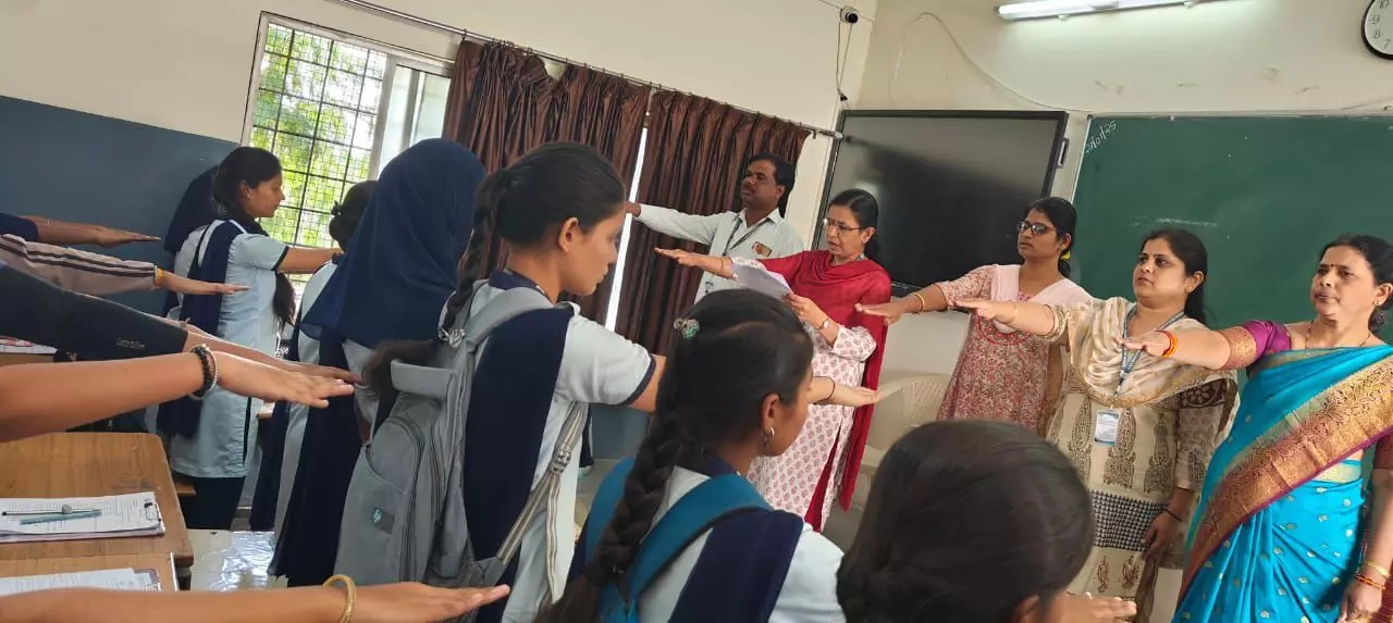 ಕಲಬುರಗಿ | ರಾಷ್ಟ್ರೀಯ ಮತದಾರರ ದಿನದ ಪ್ರತಿಜ್ಞಾ ವಿಧಿ ಬೋಧನೆ ಕಲಬುರಗಿ | ರಾಷ್ಟ್ರೀಯ ಮತದಾರರ ದಿನದ ಪ್ರತಿಜ್ಞಾ ವಿಧಿ ಬೋಧನೆ