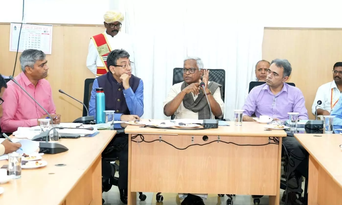 ‘ಶೇ.60ರಷ್ಟು ಕನ್ನಡಕ್ಕೆ ಆದ್ಯತೆ’ ಅಂಗಡಿಗಳ ಪರವಾನಿಗೆ ನವೀಕರಿಸುವ ವೇಳೆ ಪರಿಶೀಲಿಸಿ :  ಡಾ.ಪುರುಷೋತ್ತಮ ಬಿಳಿಮಲೆ