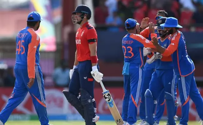 ನಾಳೆ ಭಾರತ-ಇಂಗ್ಲೆಂಡ್ 2ನೇ ಟಿ20 | ಮೊದಲ ಪಂದ್ಯ ಗೆದ್ದ ಬಳಿಕ ಆತ್ಮವಿಶ್ವಾಸ ಹೆಚ್ಚಿಸಿಕೊಂಡಿರುವ ಆತಿಥೇಯರು ನಾಳೆ ಭಾರತ-ಇಂಗ್ಲೆಂಡ್ 2ನೇ ಟಿ20 | ಮೊದಲ ಪಂದ್ಯ ಗೆದ್ದ ಬಳಿಕ ಆತ್ಮವಿಶ್ವಾಸ ಹೆಚ್ಚಿಸಿಕೊಂಡಿರುವ ಆತಿಥೇಯರು