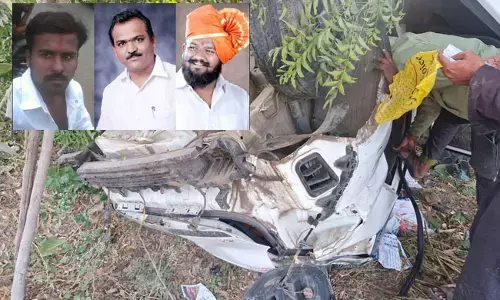 ವಿಜಯಪುರ | ಚಾಲಕನ ನಿಯಂತ್ರಣ ತಪ್ಪಿ ಮರಕ್ಕೆ ಕಾರು ಢಿಕ್ಕಿ; ಸ್ಥಳದಲ್ಲೇ ಮೂವರು ಮೃತ್ಯು