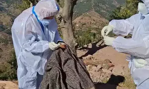 ಜಮ್ಮು ಮತ್ತು ಕಾಶ್ಮೀರದಲ್ಲಿ ನಿಗೂಢ ರೋಗ: ರಜೌರಿಯ 500 ನಿವಾಸಿಗಳು ಕ್ವಾರಂಟೈನ್ ಕೇಂದ್ರಗಳಿಗೆ ರವಾನೆ