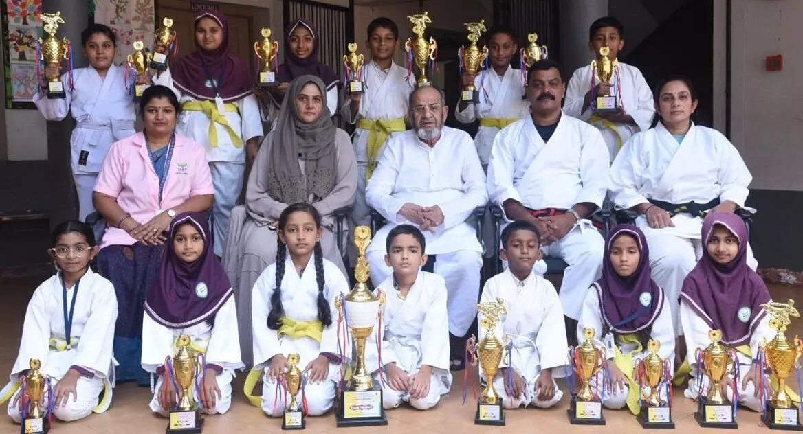 ರಾಷ್ಟ್ರಮಟ್ಟದ ಕರಾಟೆ: ಎಮ್ಇಟಿ ಪಬ್ಲಿಕ್ ಸ್ಕೂಲ್ ವಿದ್ಯಾರ್ಥಿಗಳಿಗೆ ಪ್ರಶಸ್ತಿ, ಟೀಮ್ ಚಾಂಪಿಯನ್ಶಿಪ್ ರಾಷ್ಟ್ರಮಟ್ಟದ ಕರಾಟೆ: ಎಮ್ಇಟಿ ಪಬ್ಲಿಕ್ ಸ್ಕೂಲ್ ವಿದ್ಯಾರ್ಥಿಗಳಿಗೆ ಪ್ರಶಸ್ತಿ, ಟೀಮ್ ಚಾಂಪಿಯನ್ಶಿಪ್