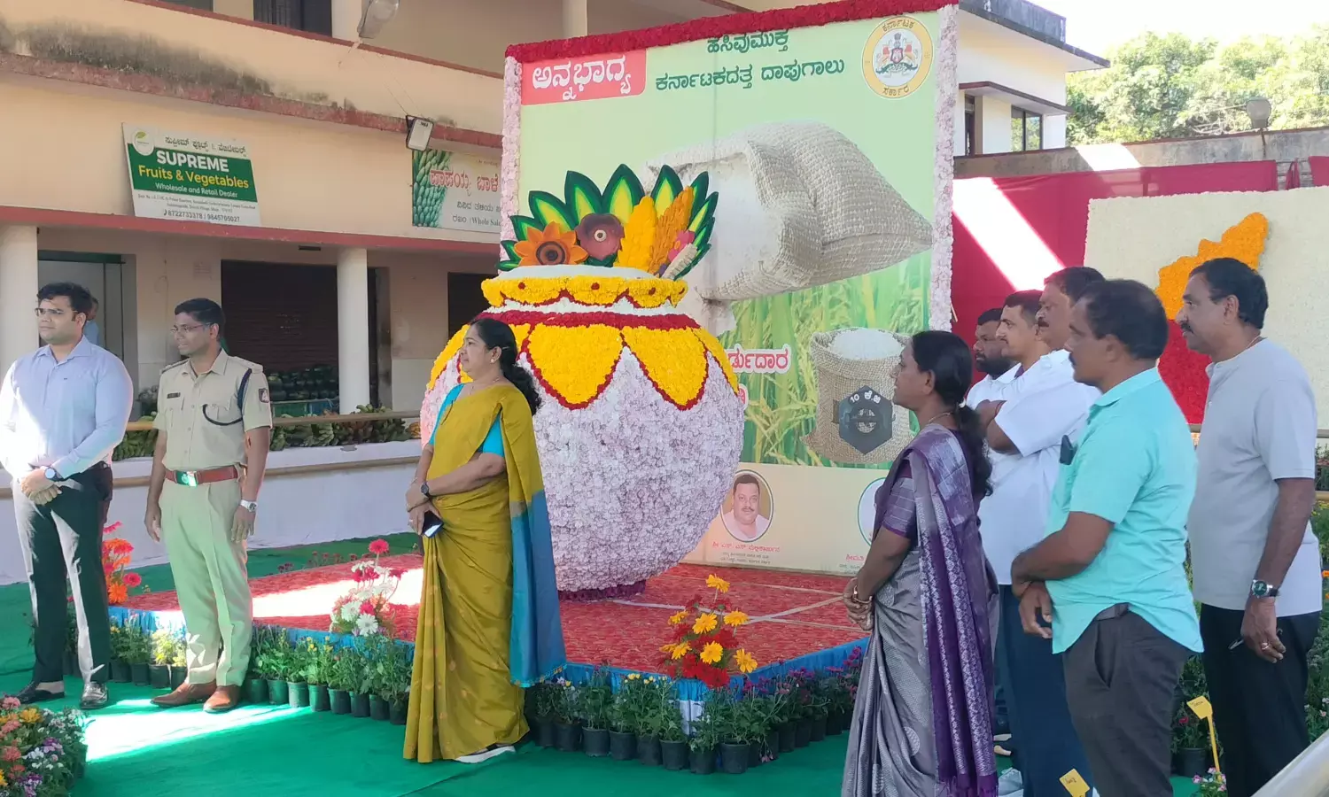 ಉಡುಪಿ| ಪುಷ್ಪಗಳಲ್ಲಿ ಅರಳಿದ ಸರಕಾರದ ‘ಪಂಚ ಗ್ಯಾರಂಟಿ ಯೋಜನೆಗಳು’