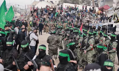 ಕದನ ವಿರಾಮ | ಇಸ್ರೇಲ್ ನ ನಾಲ್ವರು ಮಹಿಳಾ ಸೈನಿಕರನ್ನು ರೆಡ್ ಕ್ರಾಸ್ ಗೆ ಹಸ್ತಾಂತರಿಸಿದ ಹಮಾಸ್