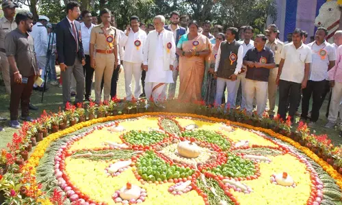ಯಾದಗಿರಿ | ಗಮನ ಸೆಳೆಯುತ್ತಿರುವ ಜಿಲ್ಲಾ ಮಟ್ಟದ ಫಲಪುಷ್ಪ ಪ್ರದರ್ಶನ