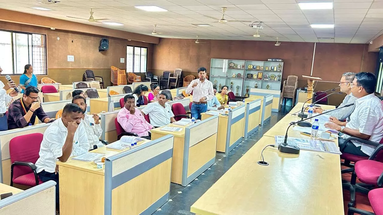 ಕುಂದಾಪುರ ತಾಲೂಕಿಗೆ 5 ಗ್ಯಾರಂಟಿಗಳಿಗಾಗಿ 307 ಕೋಟಿ ರೂ. ಬಿಡುಗಡೆ: ಹರಿಪ್ರಸಾದ್ ಶೆಟ್ಟಿ ಕುಂದಾಪುರ ತಾಲೂಕಿಗೆ 5 ಗ್ಯಾರಂಟಿಗಳಿಗಾಗಿ 307 ಕೋಟಿ ರೂ. ಬಿಡುಗಡೆ: ಹರಿಪ್ರಸಾದ್ ಶೆಟ್ಟಿ