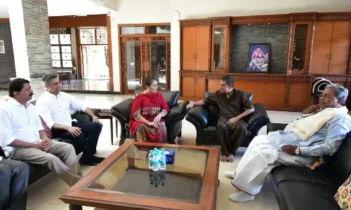 ನಟ ಶಿವರಾಜ್ ಕುಮಾರ್ ನಿವಾಸಕ್ಕೆ ತೆರಳಿ ಆರೋಗ್ಯ ವಿಚಾರಿಸಿದ ಮುಖ್ಯಮಂತ್ರಿ ಸಿದ್ದರಾಮಯ್ಯ