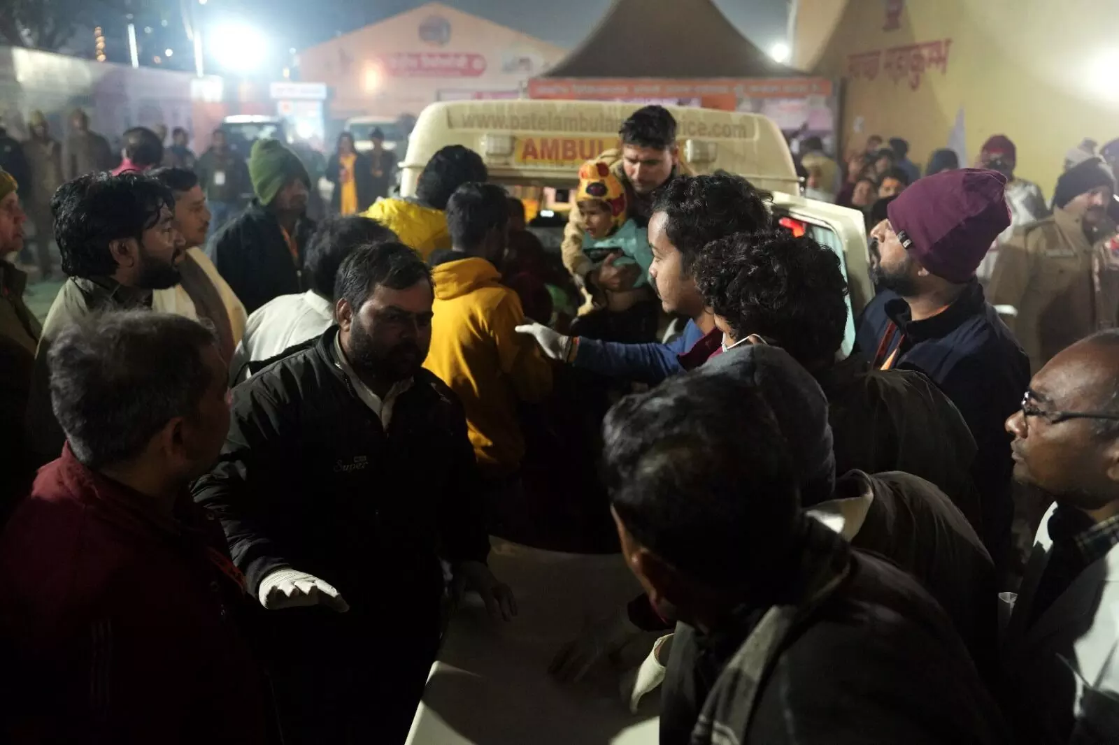 PHOTOS | ಮಹಾ ಕುಂಭಮೇಳದಲ್ಲಿ ಕಾಲ್ತುಳಿತ; ಚಿತ್ರಗಳಲ್ಲಿ ನೋಡಿ...