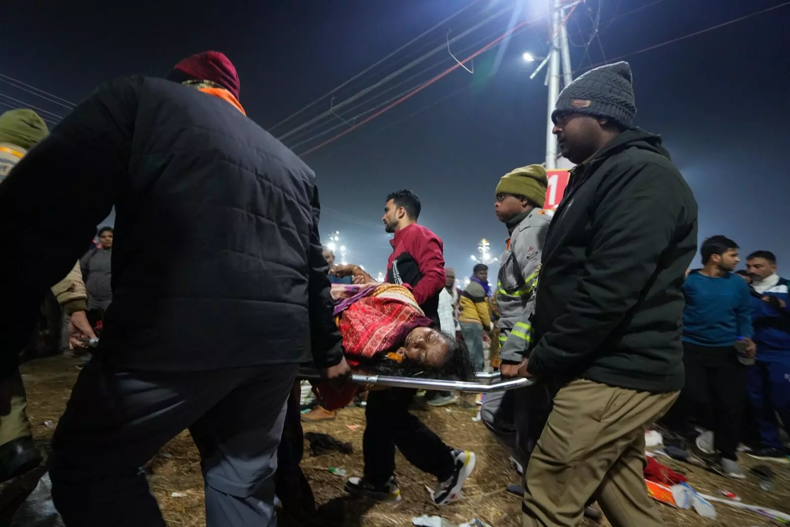 PHOTOS | ಮಹಾ ಕುಂಭಮೇಳದಲ್ಲಿ ಕಾಲ್ತುಳಿತ; ಚಿತ್ರಗಳಲ್ಲಿ ನೋಡಿ...