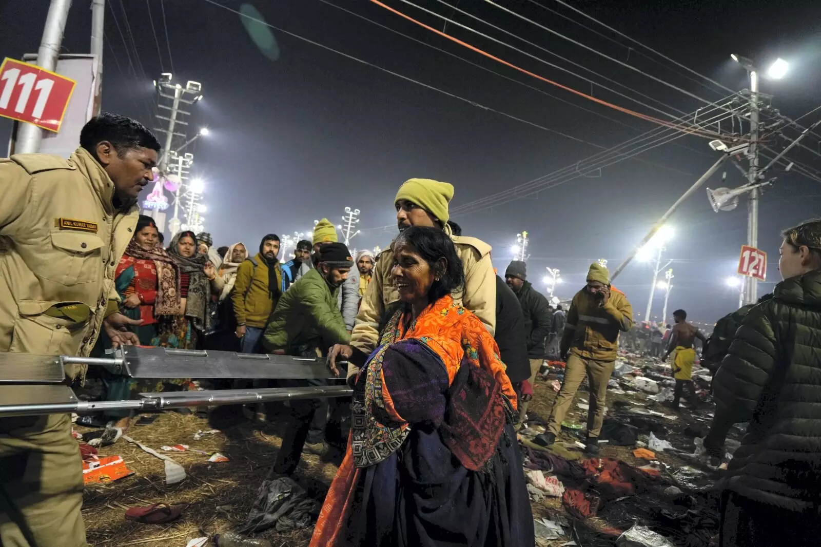 PHOTOS | ಮಹಾ ಕುಂಭಮೇಳದಲ್ಲಿ ಕಾಲ್ತುಳಿತ; ಚಿತ್ರಗಳಲ್ಲಿ ನೋಡಿ...