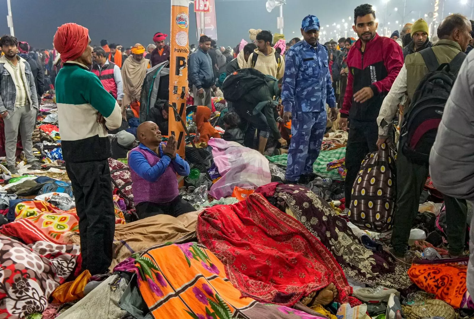 PHOTOS | ಮಹಾ ಕುಂಭಮೇಳದಲ್ಲಿ ಕಾಲ್ತುಳಿತ; ಚಿತ್ರಗಳಲ್ಲಿ ನೋಡಿ...