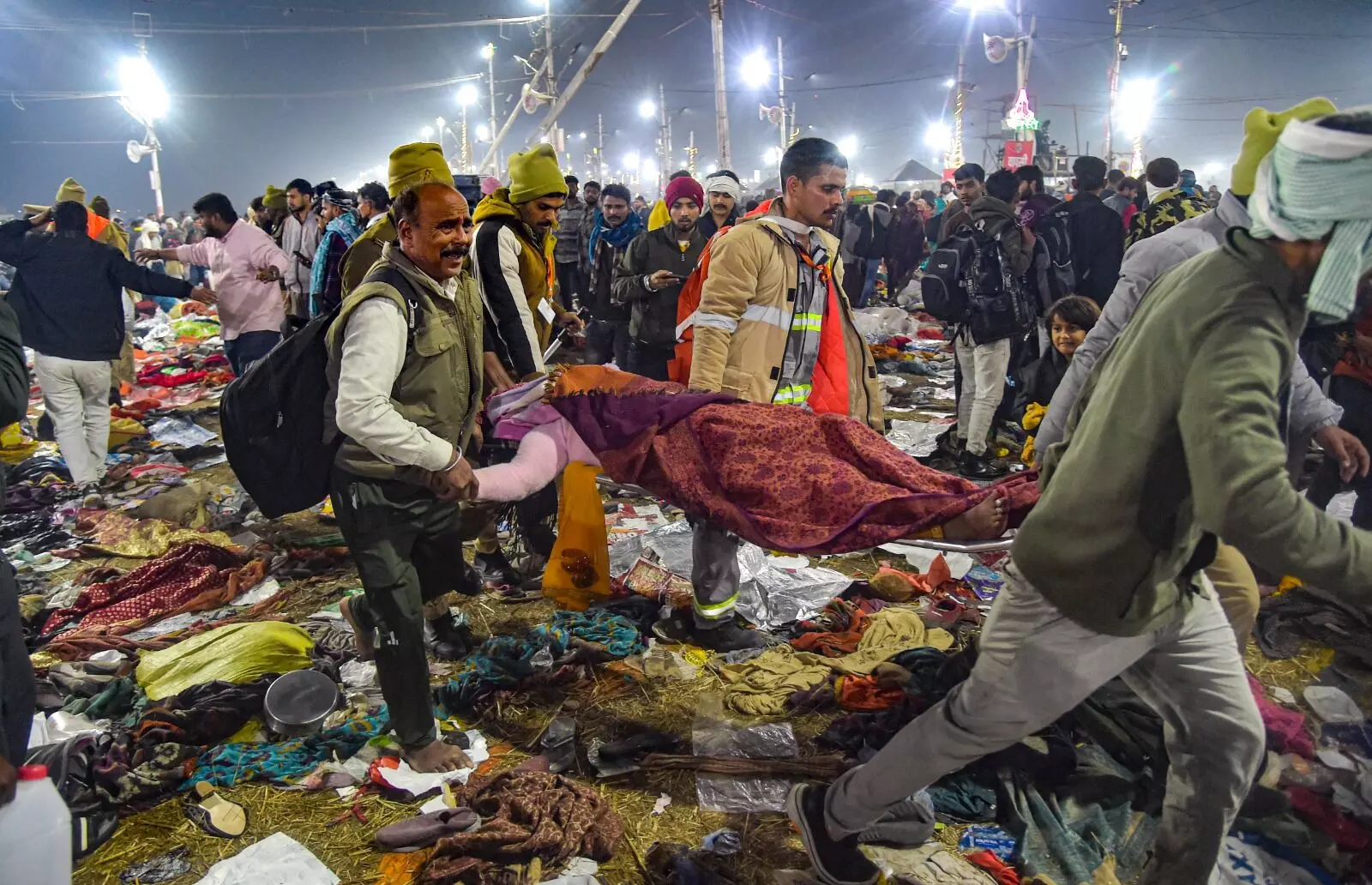 PHOTOS | ಮಹಾ ಕುಂಭಮೇಳದಲ್ಲಿ ಕಾಲ್ತುಳಿತ; ಚಿತ್ರಗಳಲ್ಲಿ ನೋಡಿ...