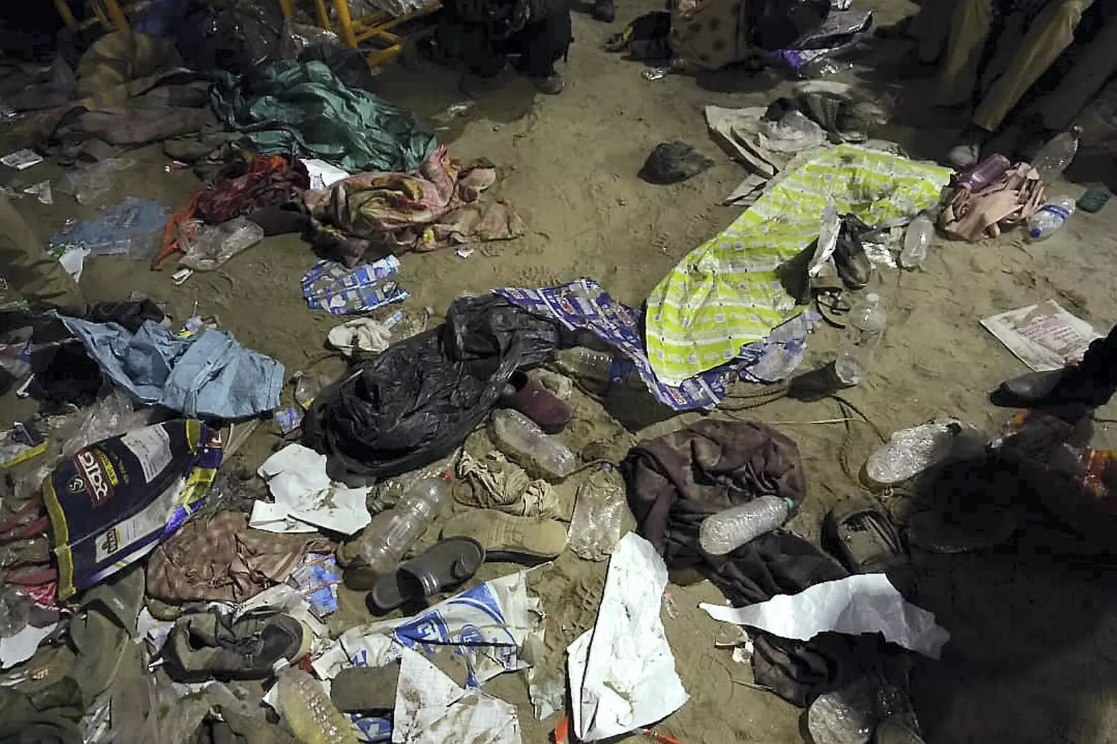 PHOTOS | ಮಹಾ ಕುಂಭಮೇಳದಲ್ಲಿ ಕಾಲ್ತುಳಿತ; ಚಿತ್ರಗಳಲ್ಲಿ ನೋಡಿ...