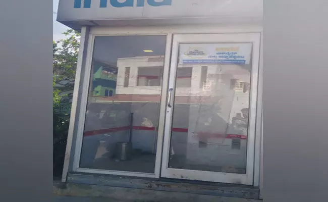 ಹಾಸನ | ಮುಖ್ಯ ರಸ್ತೆ ಬಳಿಯಿದ್ದ ಎಟಿಎಂ ಯಂತ್ರವನ್ನೇ ಹೊತ್ತೊಯ್ದ ಕಳ್ಳರು!