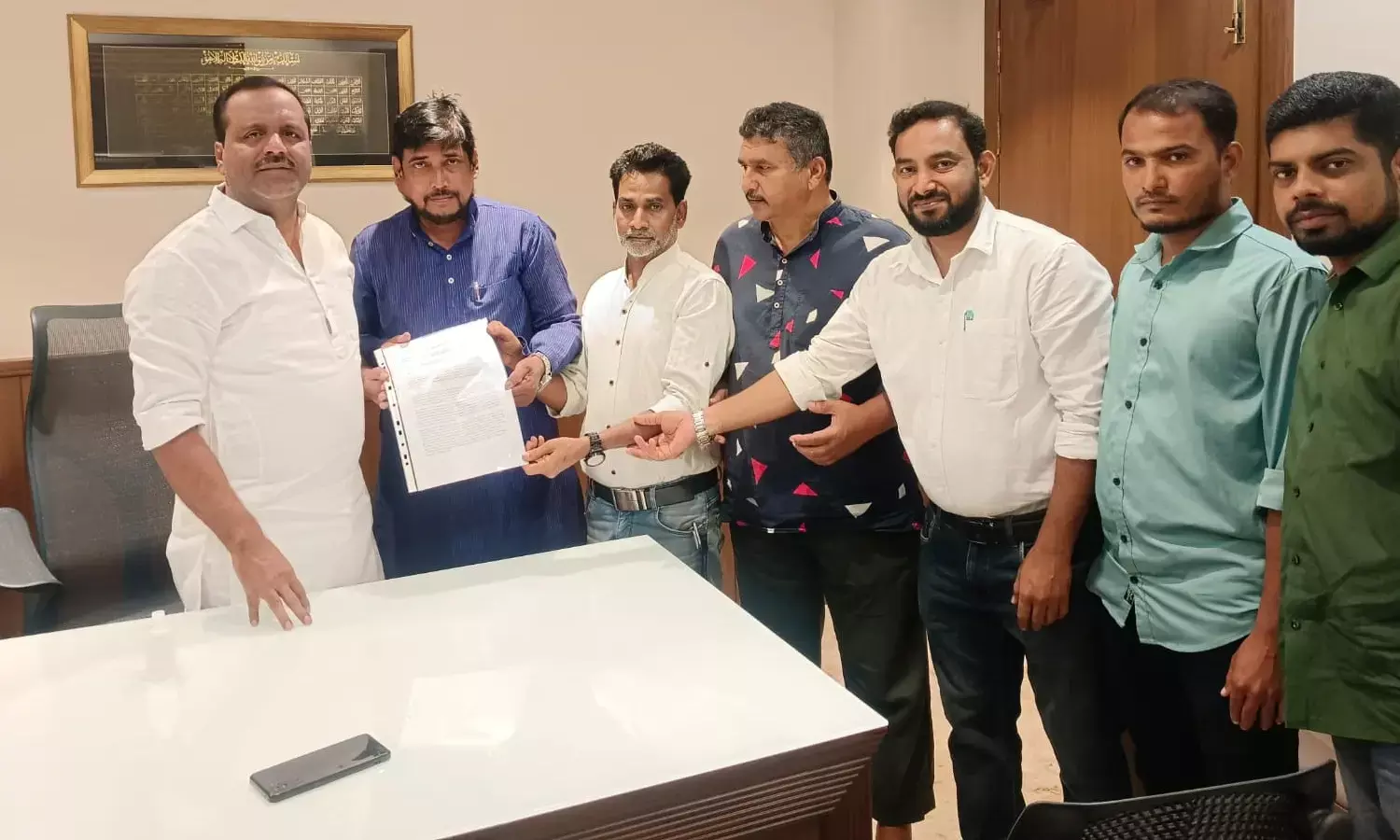 ಶೀಘ್ರ ಬ್ಯಾರಿ ಭವನ ನಿರ್ಮಿಸಲು ಸ್ಪೀಕರ್ ಯು.ಟಿ. ಖಾದರ್‌ ರಿಗೆ ಮನವಿ