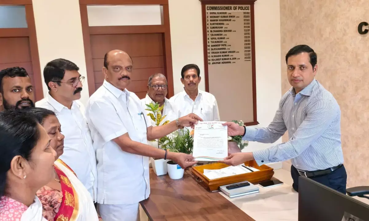 ವಾಟ್ಸ್‌ಆ್ಯಪ್‌ನಲ್ಲಿ ಎಐಸಿಸಿ ಅಧ್ಯಕ್ಷ ಮಲ್ಲಿಕಾರ್ಜುನ ಖರ್ಗೆ ವಿರುದ್ಧ ನಿಂದನೆ: ದೂರು