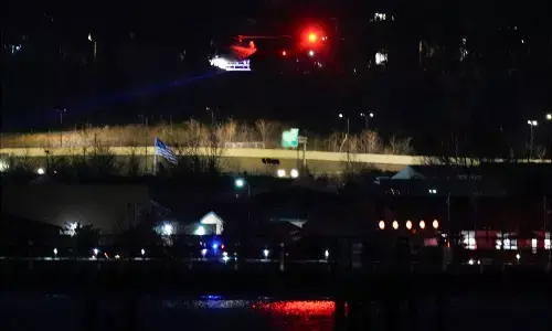 ಅಮೆರಿಕನ್ ಏರ್ ಲೈನ್ಸ್ ವಿಮಾನ ಅವಘಡ: ನದಿಯಲ್ಲಿ 18 ಮೃತದೇಹಗಳು ಪತ್ತೆ