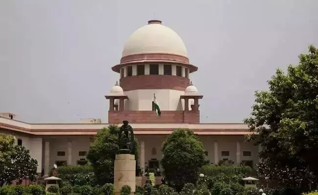 ಮತದಾನದ ವೀಡಿಯೊ ದೃಶ್ಯಾವಳಿ ಸಂರಕ್ಷಿಸಿಡುವಂತೆ ಚುನಾವಣಾ ಆಯೋಗಕ್ಕೆ ಸುಪ್ರೀಂ ಕೋರ್ಟ್ ಸೂಚನೆ ಮತದಾನದ ವೀಡಿಯೊ ದೃಶ್ಯಾವಳಿ ಸಂರಕ್ಷಿಸಿಡುವಂತೆ ಚುನಾವಣಾ ಆಯೋಗಕ್ಕೆ ಸುಪ್ರೀಂ ಕೋರ್ಟ್ ಸೂಚನೆ