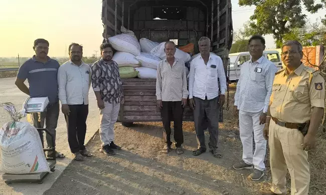 ಬೀದರ್ | ಅಕ್ರಮವಾಗಿ ಸಾಗಿಸುತ್ತಿದ್ದ ಪಡಿತರ ಅಕ್ಕಿ ಜಪ್ತಿಮಾಡಿದ ಪೊಲೀಸರು