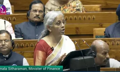 ಬಜೆಟ್‌ ಮಂಡನೆ : ವಿಪಕ್ಷಗಳ ಸಂಸದರಿಂದ ಸದನದಲ್ಲಿ ಗದ್ದಲ