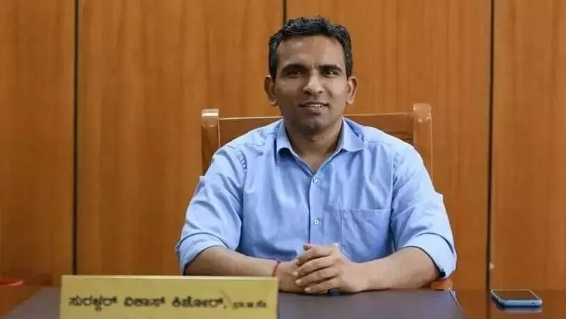 ಬಿಲ್ ಪಾವತಿಯಲ್ಲಿ ಅವ್ಯವಹಾರ : ತನಿಖಾಧಿಕಾರಿಯಗಿ ಸುರಳ್ಕರ್ ವಿಕಾಸ್ ಕಿಶೋರ್ ನೇಮಕ ಬಿಲ್ ಪಾವತಿಯಲ್ಲಿ ಅವ್ಯವಹಾರ : ತನಿಖಾಧಿಕಾರಿಯಗಿ ಸುರಳ್ಕರ್ ವಿಕಾಸ್ ಕಿಶೋರ್ ನೇಮಕ