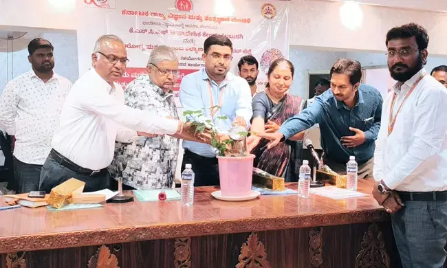 ಬೀದರ್ | ಎಲ್ಲಾ ಹೆರಿಗೆಗಳು ಸರಕಾರಿ ಆಸ್ಪತ್ರೆಗಳಲ್ಲಿ ನಡೆಯುವಂತೆ ನೋಡಿಕೊಳ್ಳಬೇಕು : ಡಾ.ಧ್ಯಾನೇಶ್ವರ್ ನೀರಗುಡೆ