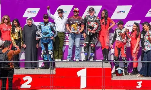 ದುಬೈ| DSBK ಮಧ್ಯಪ್ರಾಚ್ಯ ರೇಸ್ ಚಾಂಪಿಯನ್ ಶಿಪ್; ಮೆರುಗು ನೀಡಿದ ಬಾಲಿವುಡ್ ತಾರೆಯರು ಹಾಗೂ ಗಣ್ಯರು