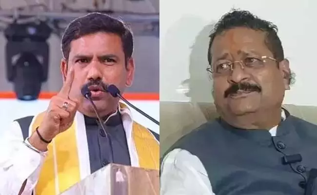 Photo of BY Vijayendra and Basangouda Patil Yatnal