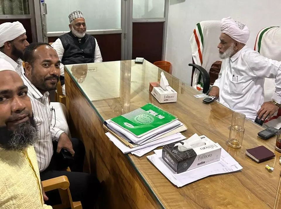 ಉಳ್ಳಾಲ ಉರೂಸ್: ಸಯ್ಯಿದ್ ಜಿಫ್ರಿ ಮುತ್ತುಕ್ಕೋಯ ತಂಙಳ್ಗೆ ಆಹ್ವಾನ ನೀಡಿದ ದರ್ಗಾ ಸಮಿತಿ ಉಳ್ಳಾಲ ಉರೂಸ್: ಸಯ್ಯಿದ್ ಜಿಫ್ರಿ ಮುತ್ತುಕ್ಕೋಯ ತಂಙಳ್ಗೆ ಆಹ್ವಾನ ನೀಡಿದ ದರ್ಗಾ ಸಮಿತಿ