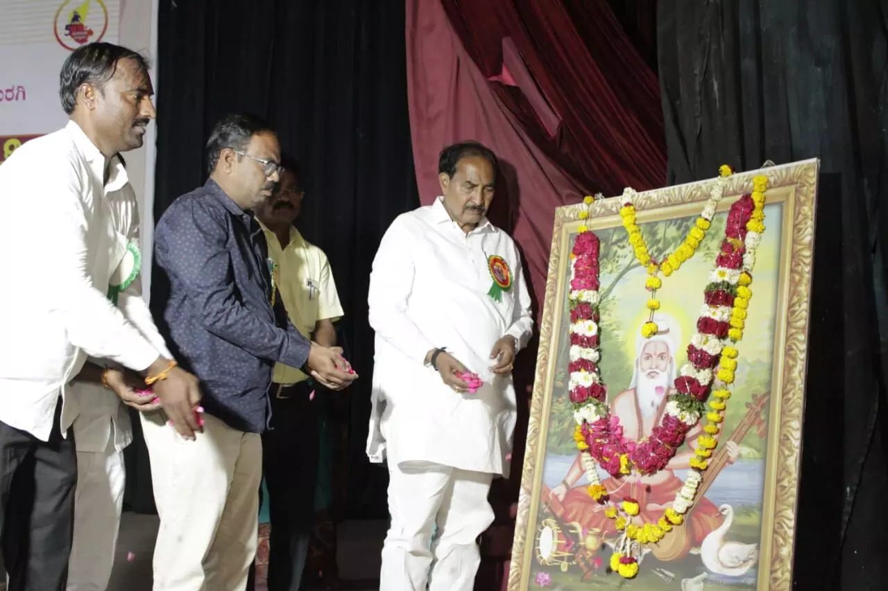 ಸವಿತಾ ಮಹರ್ಷಿ ತತ್ವಗಳನ್ನು ಪಾಲಿಸೋಣ: ಶಾಸಕ ಅಲ್ಲಂ ಪ್ರಭು ಪಾಟೀಲ ಸವಿತಾ ಮಹರ್ಷಿ ತತ್ವಗಳನ್ನು ಪಾಲಿಸೋಣ: ಶಾಸಕ ಅಲ್ಲಂ ಪ್ರಭು ಪಾಟೀಲ