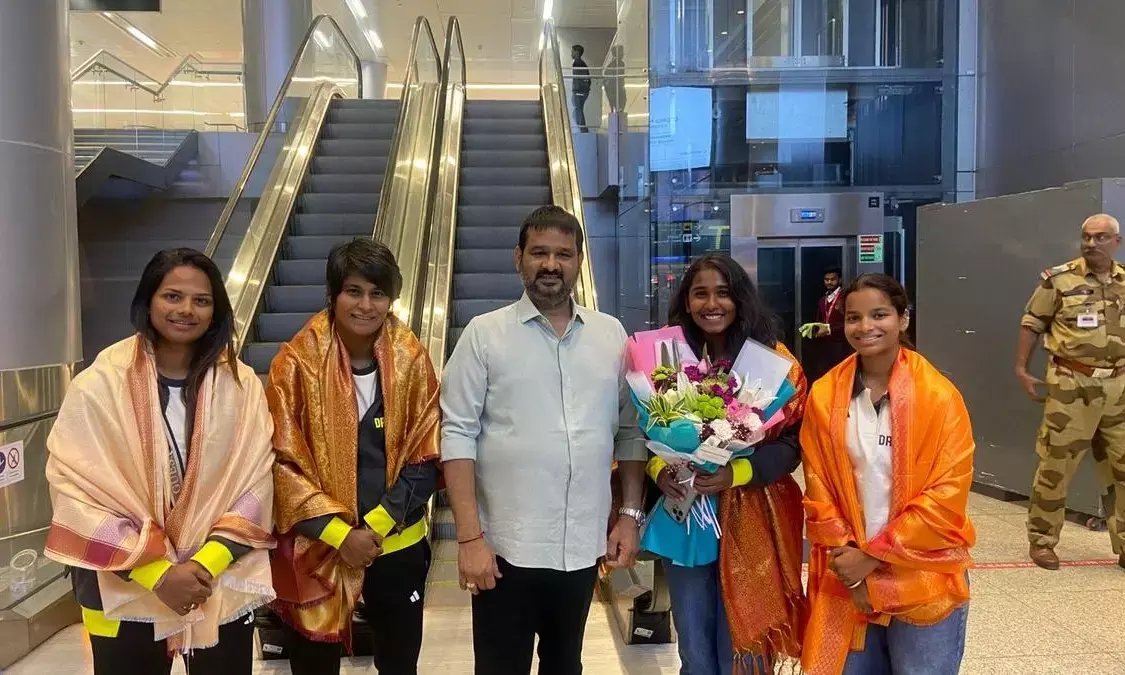 ಭಾರತದ ಅಂಡರ್-19 ಟಿ-20 ವಿಶ್ವಕಪ್ ವಿಜೇತ ಮಹಿಳಾ ತಂಡದ ಸದಸ್ಯರನ್ನು ಗೌರವಿಸಿದ ಹೈದರಾಬಾದ್ ಕ್ರಿಕೆಟ್ ಸಂಸ್ಥೆ