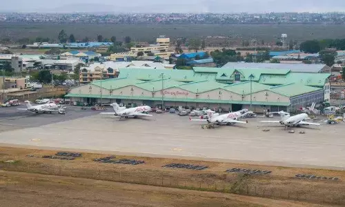 ವೀಸಾ ಸಮಸ್ಯೆ: ವಿಮಾನ ಸಿಬ್ಬಂದಿಗೆ ಬಳಸಿದ ಸ್ಯಾನಿಟರಿ ಪ್ಯಾಡ್ ಎಸೆದ ಮಹಿಳೆ!