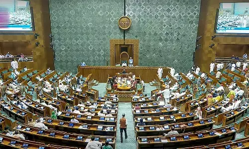 ಬಜೆಟ್ ಅಧಿವೇಶನ | ಅಮೆರಿಕದಿಂದ ಅಕ್ರಮ ವಲಸಿಗರ ಗಡಿಪಾರು ಕುರಿತು ಚರ್ಚೆಗೆ ಪ್ರತಿಪಕ್ಷಗಳಿಂದ ಪಟ್ಟು