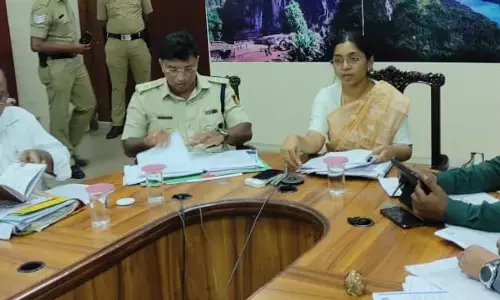 ಶಿರೂರು ಗುಡ್ಡ ಕುಸಿತ ತಡೆಗೆ ಮುನ್ನೆಚ್ಚರಿಕೆ ಕ್ರಮ ಕೈಗೊಳ್ಳಿ: ಜಿಲ್ಲಾಧಿಕಾರಿ ಲಕ್ಷ್ಮೀಪ್ರಿಯಾ