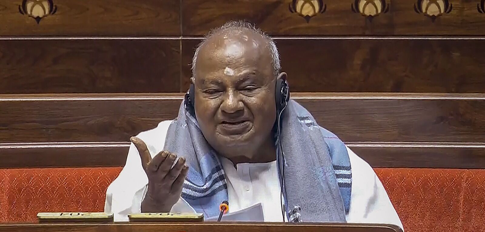 ಅತ್ಯುನ್ನತ ನಾಯಕ: ಮೋದಿಯನ್ನು ಹಾಡಿ ಹೊಗಳಿದ ದೇವೇಗೌಡ